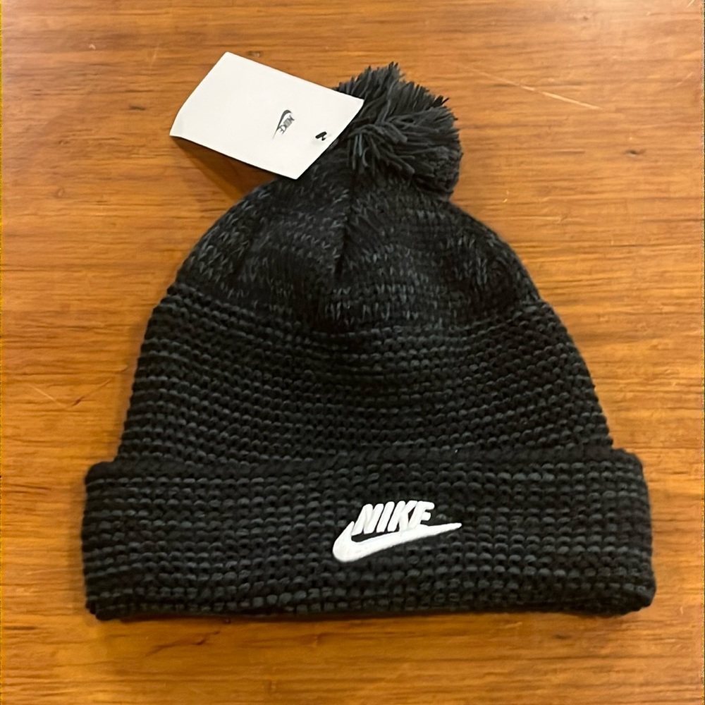 Nike Winter Pom Hat Cap black new Adult One Size Fleece Lined Womens